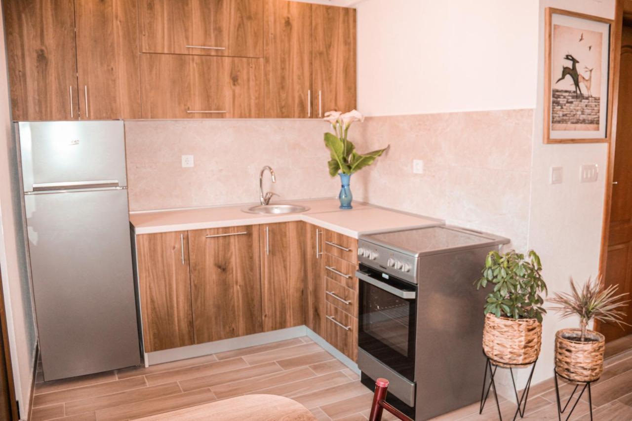 Apartmani Dumezic Бар Екстер'єр фото