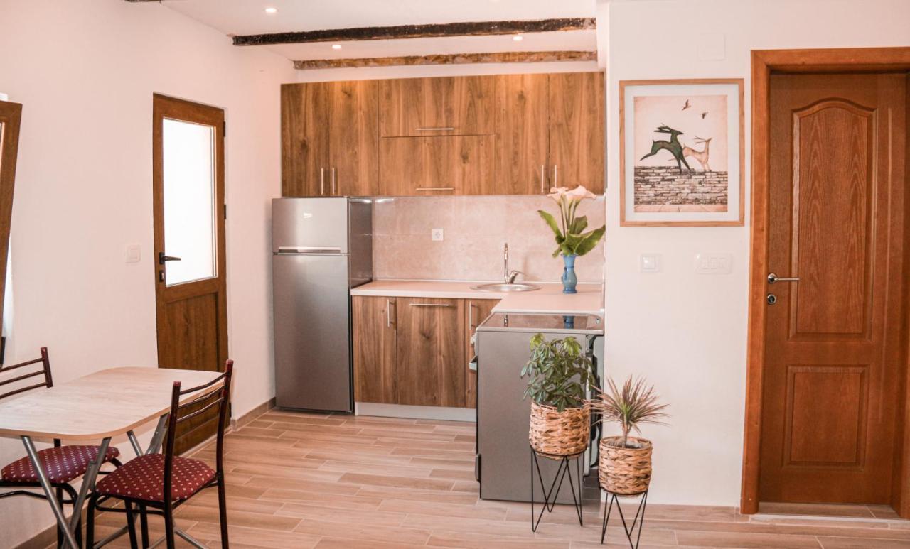 Apartmani Dumezic Бар Екстер'єр фото