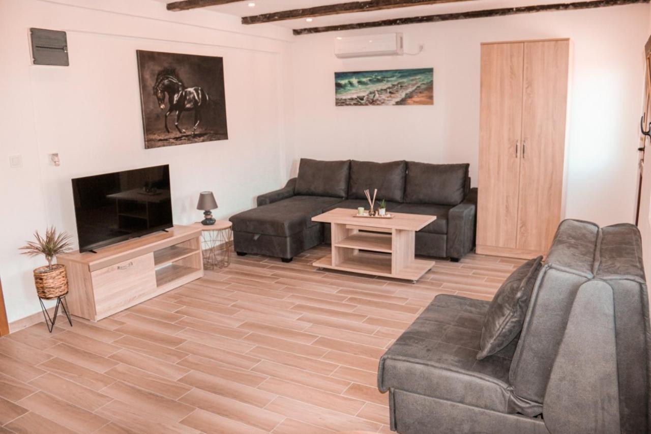 Apartmani Dumezic Бар Екстер'єр фото