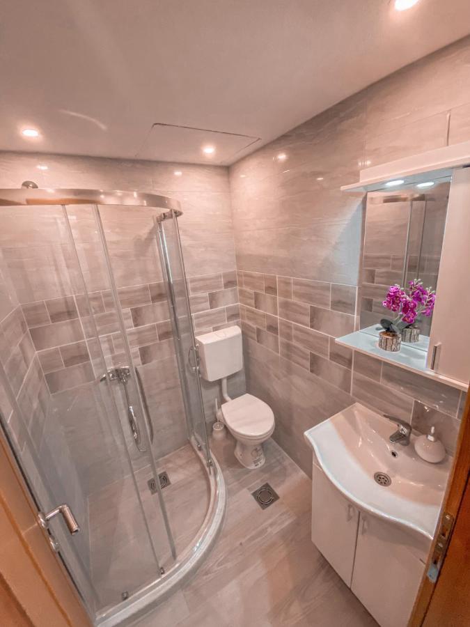 Apartmani Dumezic Бар Екстер'єр фото