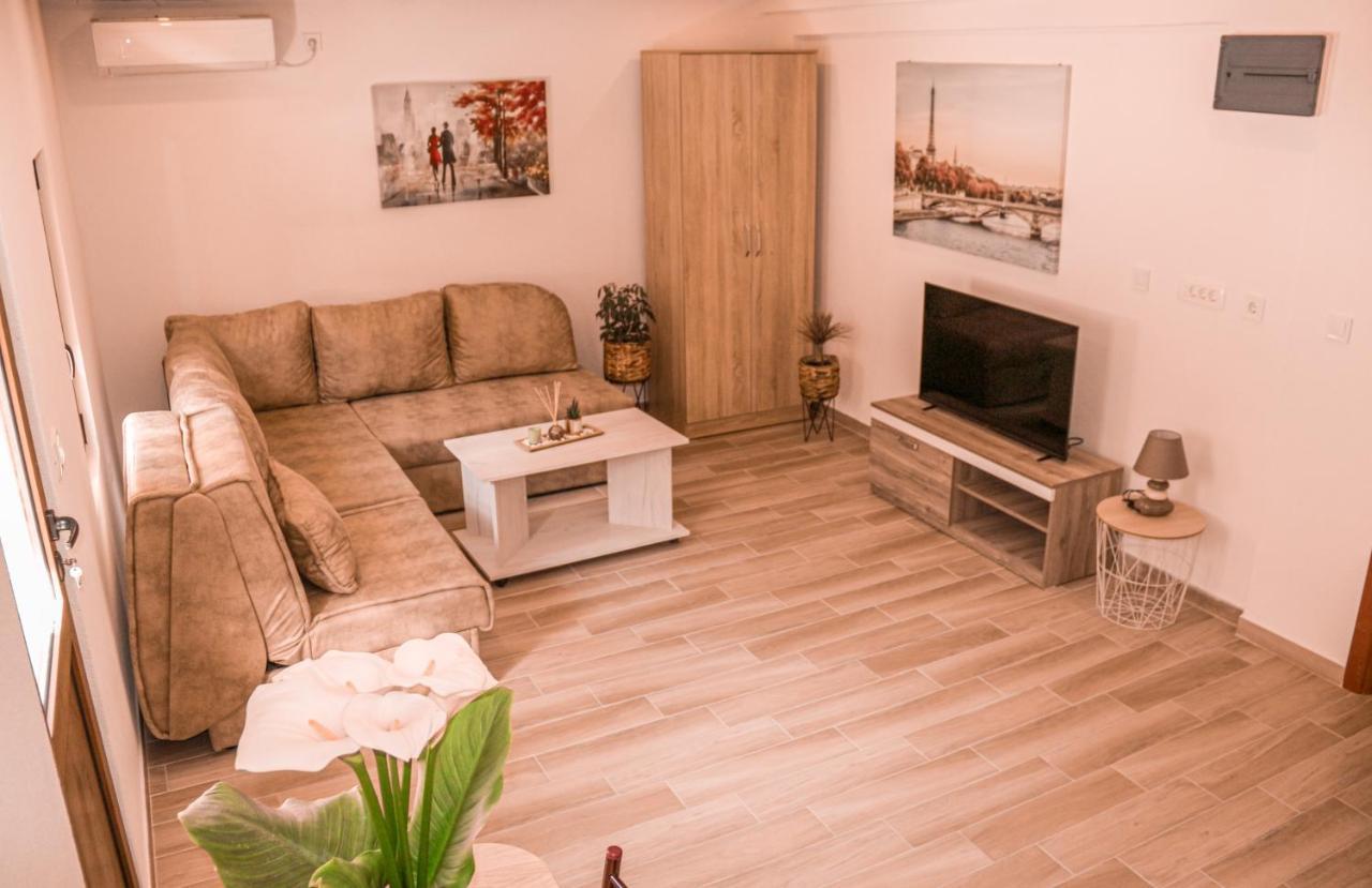 Apartmani Dumezic Бар Екстер'єр фото