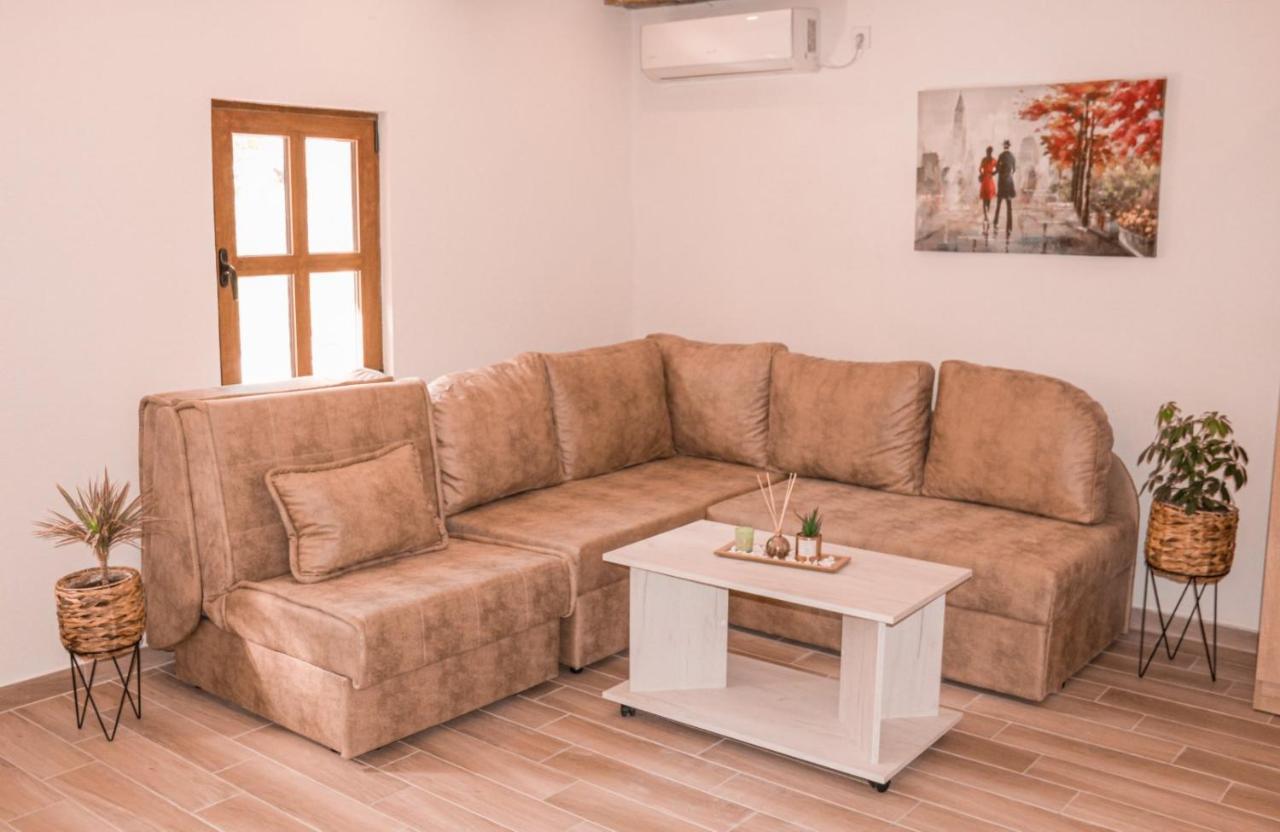 Apartmani Dumezic Бар Екстер'єр фото