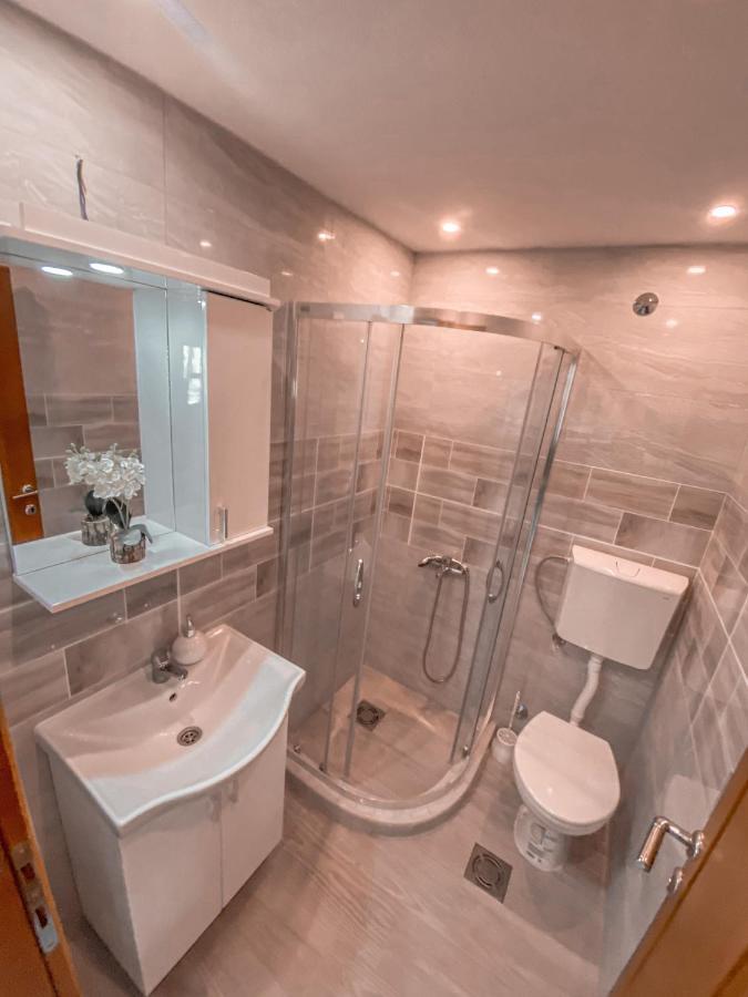 Apartmani Dumezic Бар Екстер'єр фото